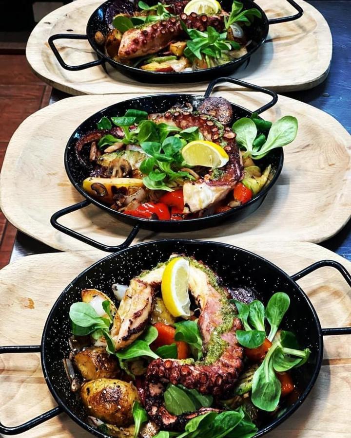 Restauracja I Noclegi Izba Rybacka W Krainie Wygaslych Wulkanow Podgorki Kültér fotó