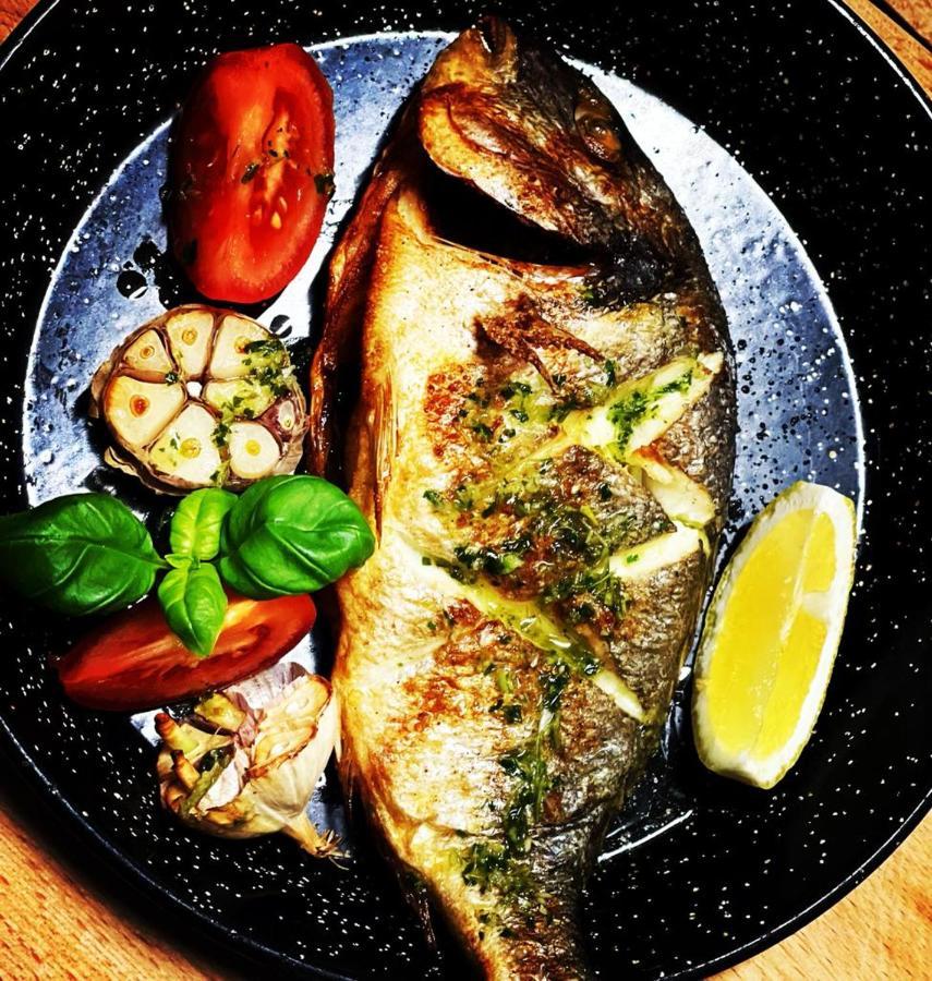 Restauracja I Noclegi Izba Rybacka W Krainie Wygaslych Wulkanow Podgorki Kültér fotó
