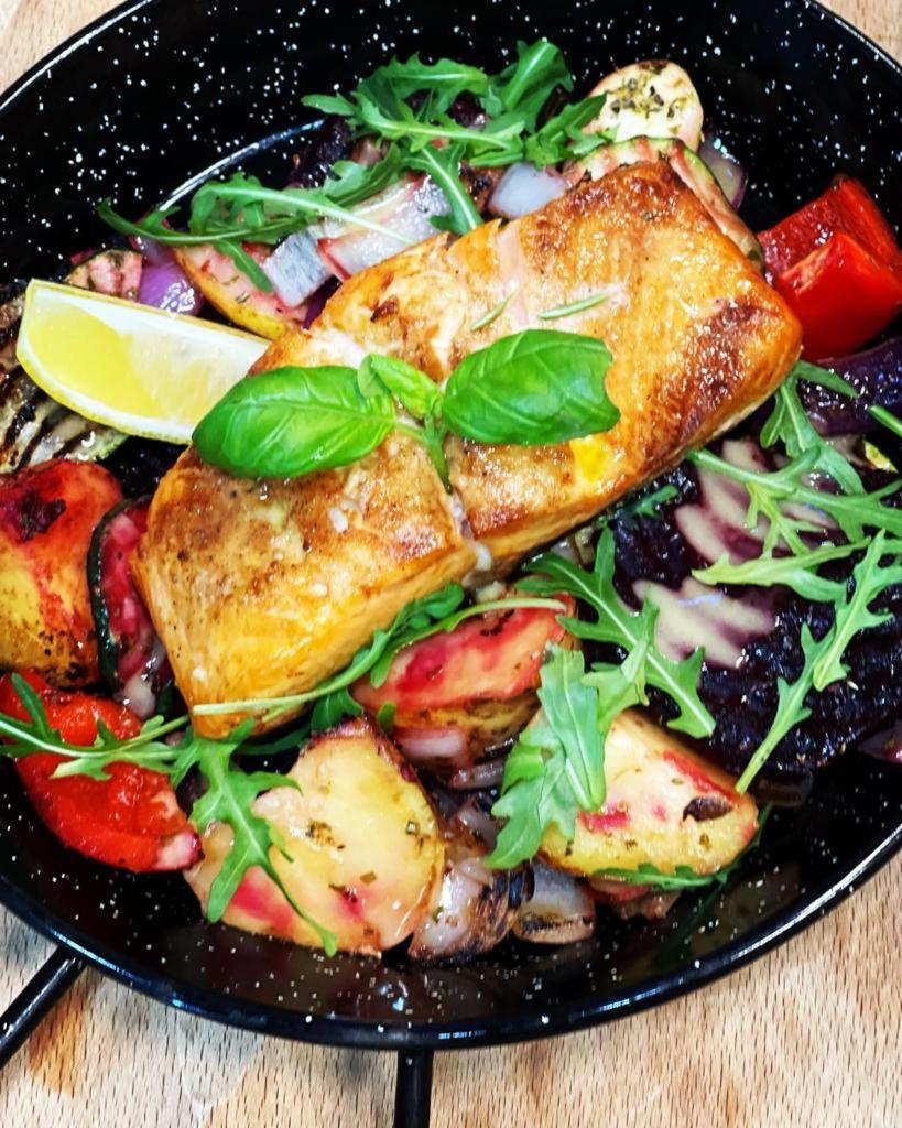 Restauracja I Noclegi Izba Rybacka W Krainie Wygaslych Wulkanow Podgorki Kültér fotó